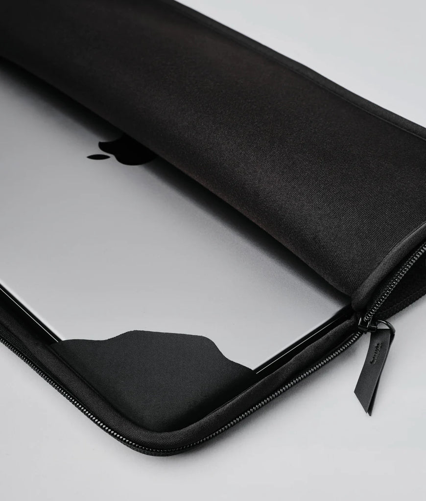 ALPAKA Slim Laptop Sleeve 16"