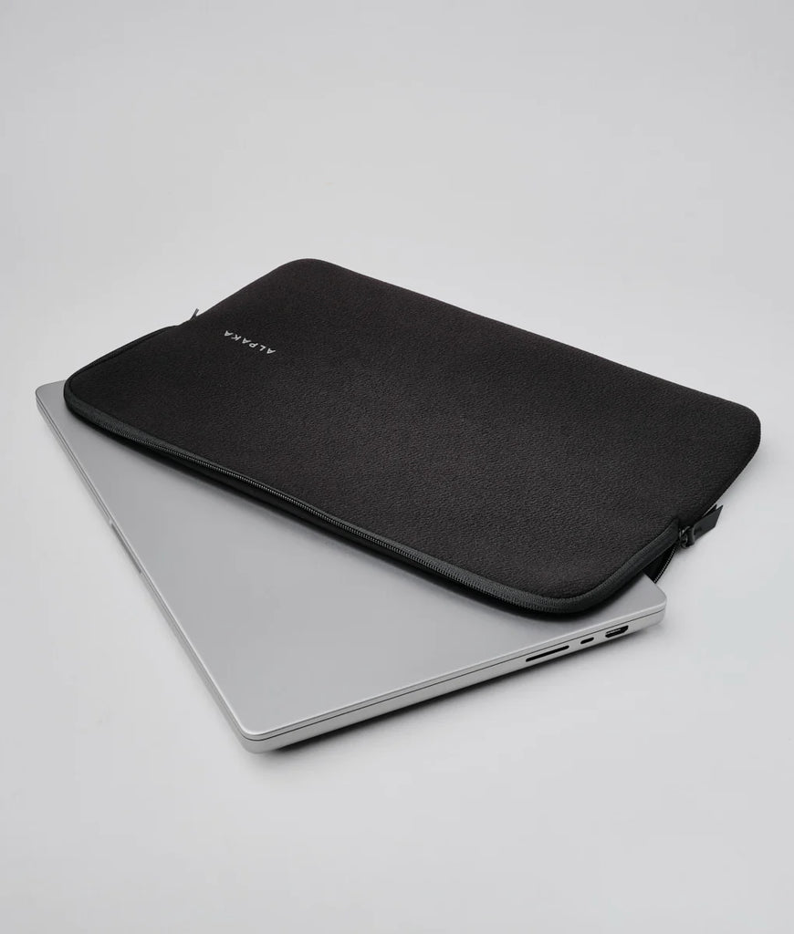 ALPAKA Slim Laptop Sleeve 16"