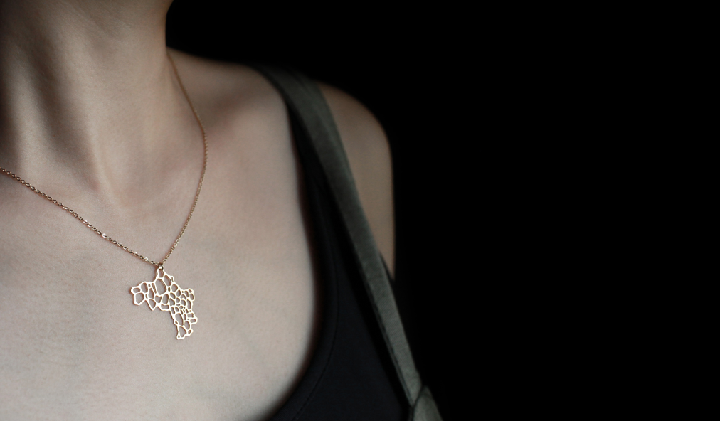 Weathered Rock Pendant S Gold