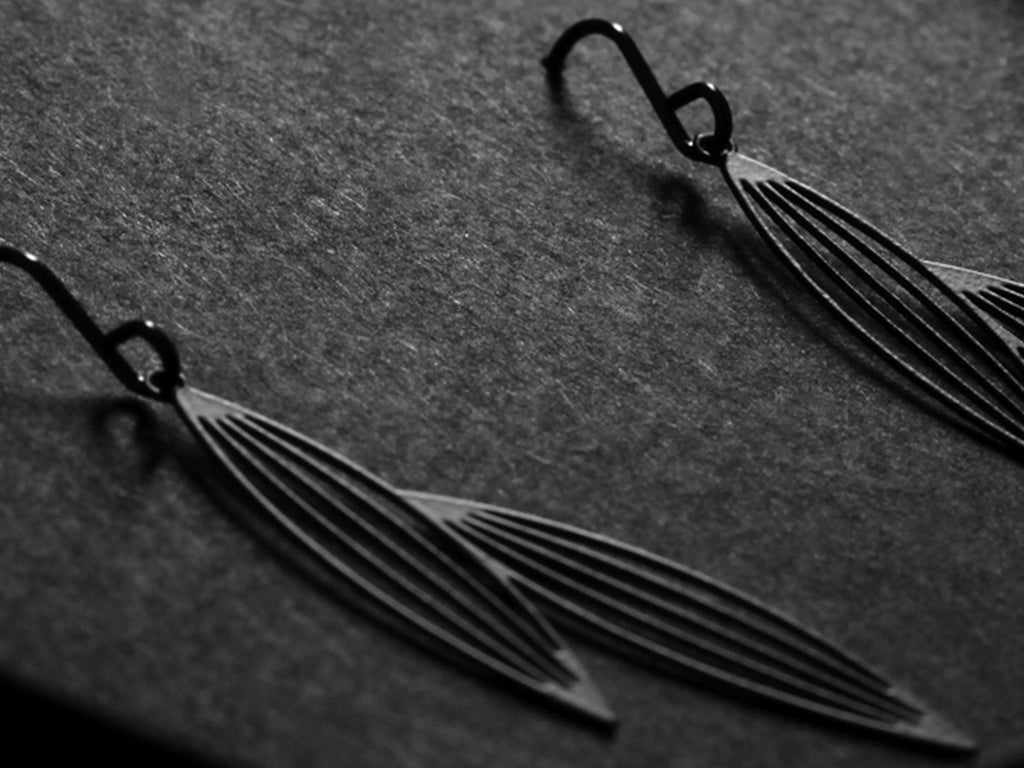 Black Two Sasagrasses Earrings