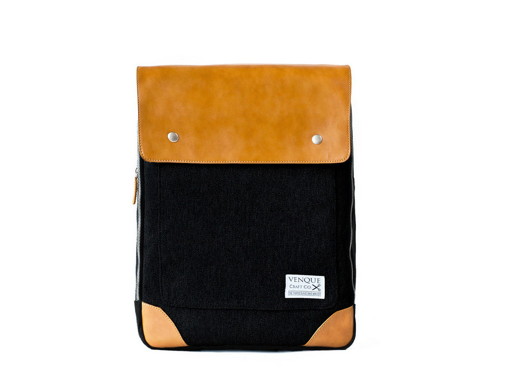 VENQUE-Flatsquare-Backpack-Black_1160x870.jpg