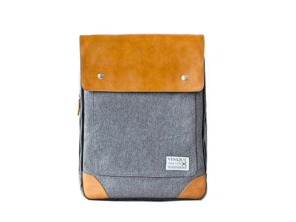 VENQUE-Flatsquare-Backpack-Grey_1160x870.jpg